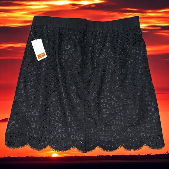Joe Fresh Black Lace Mini Skirt Women’s Size 8 Scalloped Hem Gothic Chic NWT - Picture 2 of 6
